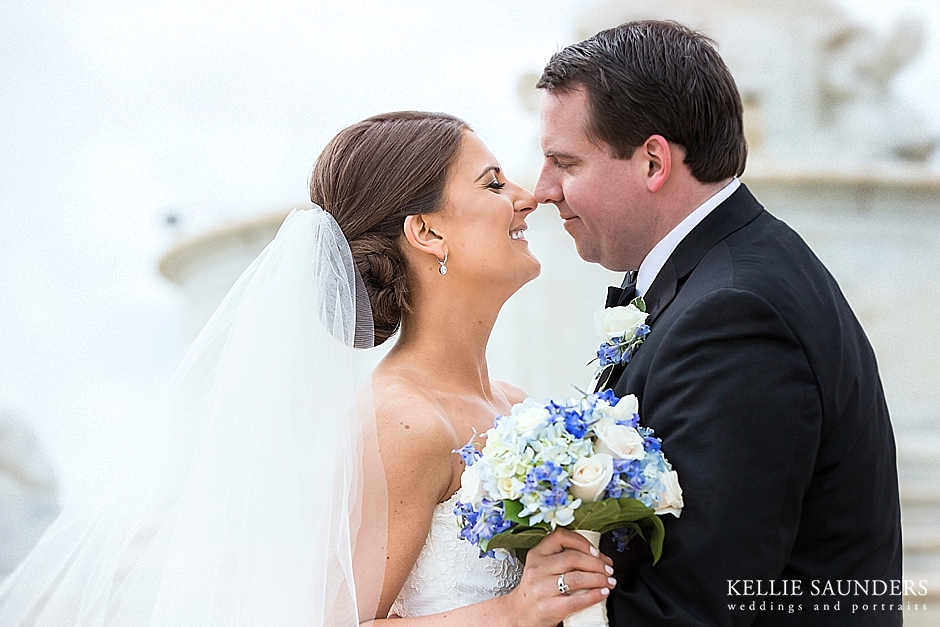 Belle Isle fountain wedding picture, Detroit wedding photography